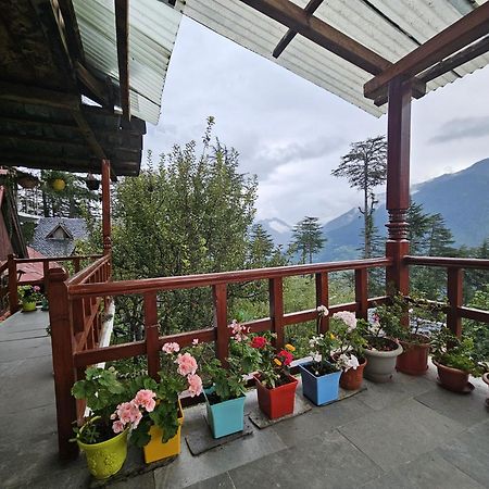 Ishan Log Huts-A Boutique Home Stay Banjār Exteriör bild