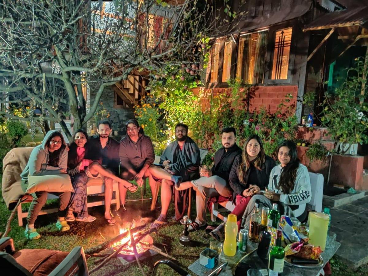 Ishan Log Huts-A Boutique Home Stay Banjār Exteriör bild