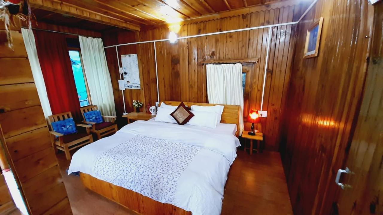 Ishan Log Huts-A Boutique Home Stay Banjār Exteriör bild
