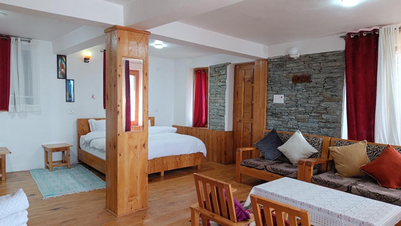 Ishan Log Huts-A Boutique Home Stay Banjār Exteriör bild