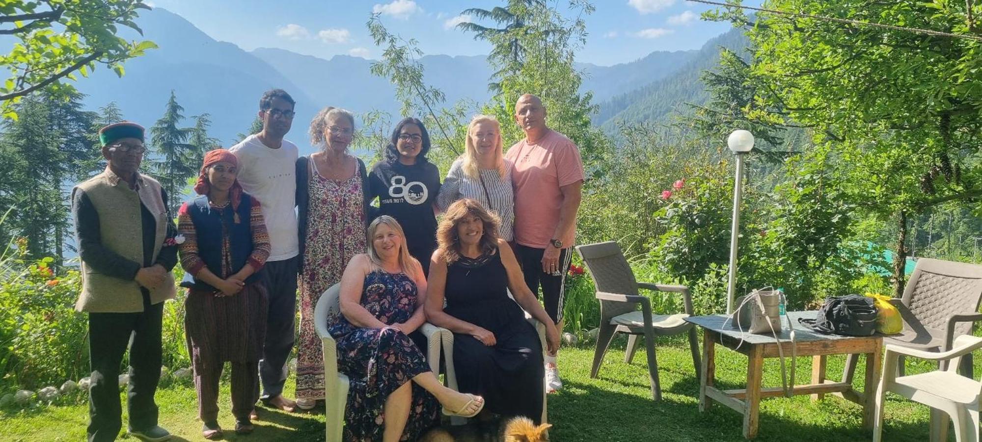 Ishan Log Huts-A Boutique Home Stay Banjār Exteriör bild
