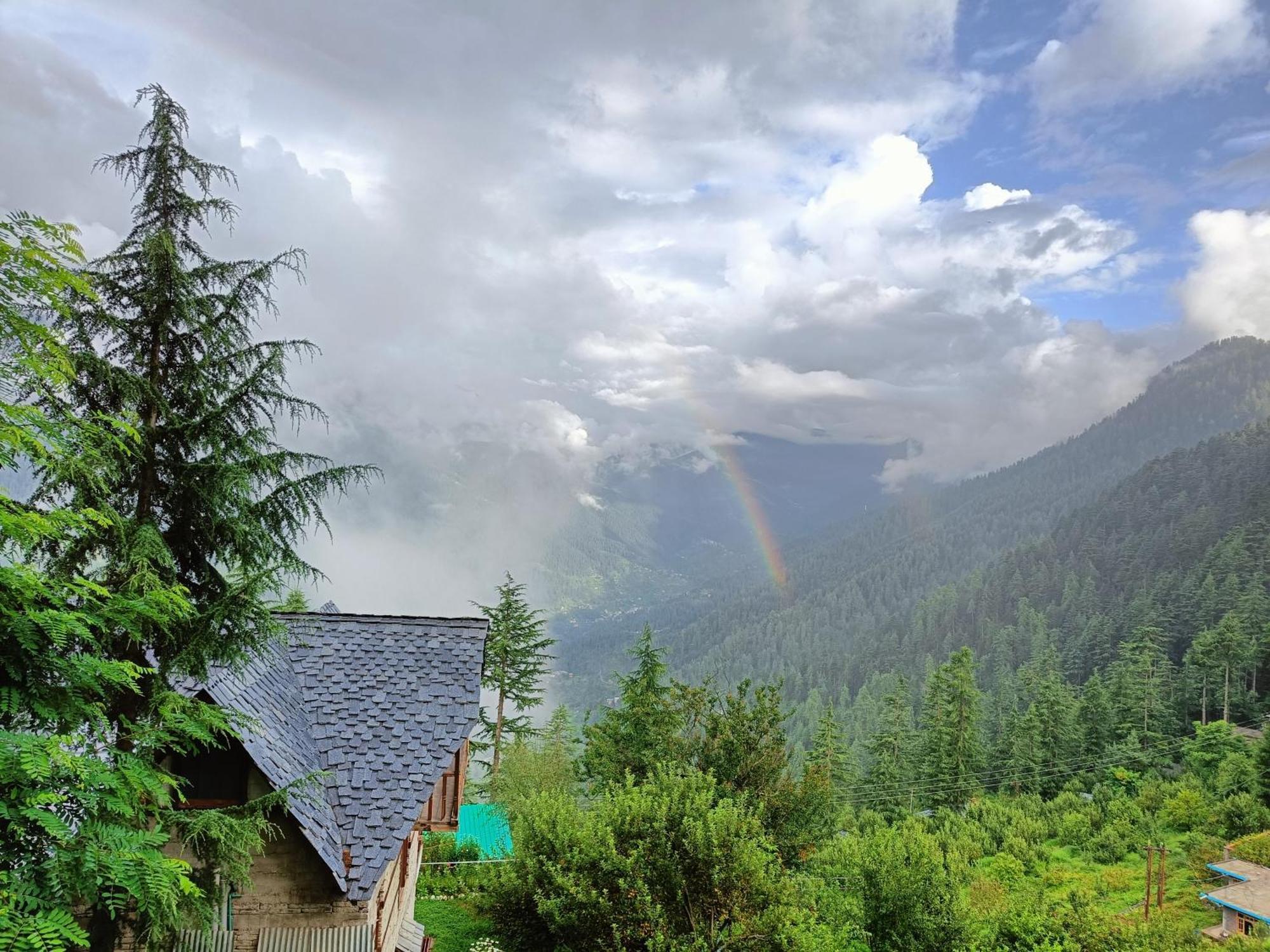 Ishan Log Huts-A Boutique Home Stay Banjār Exteriör bild