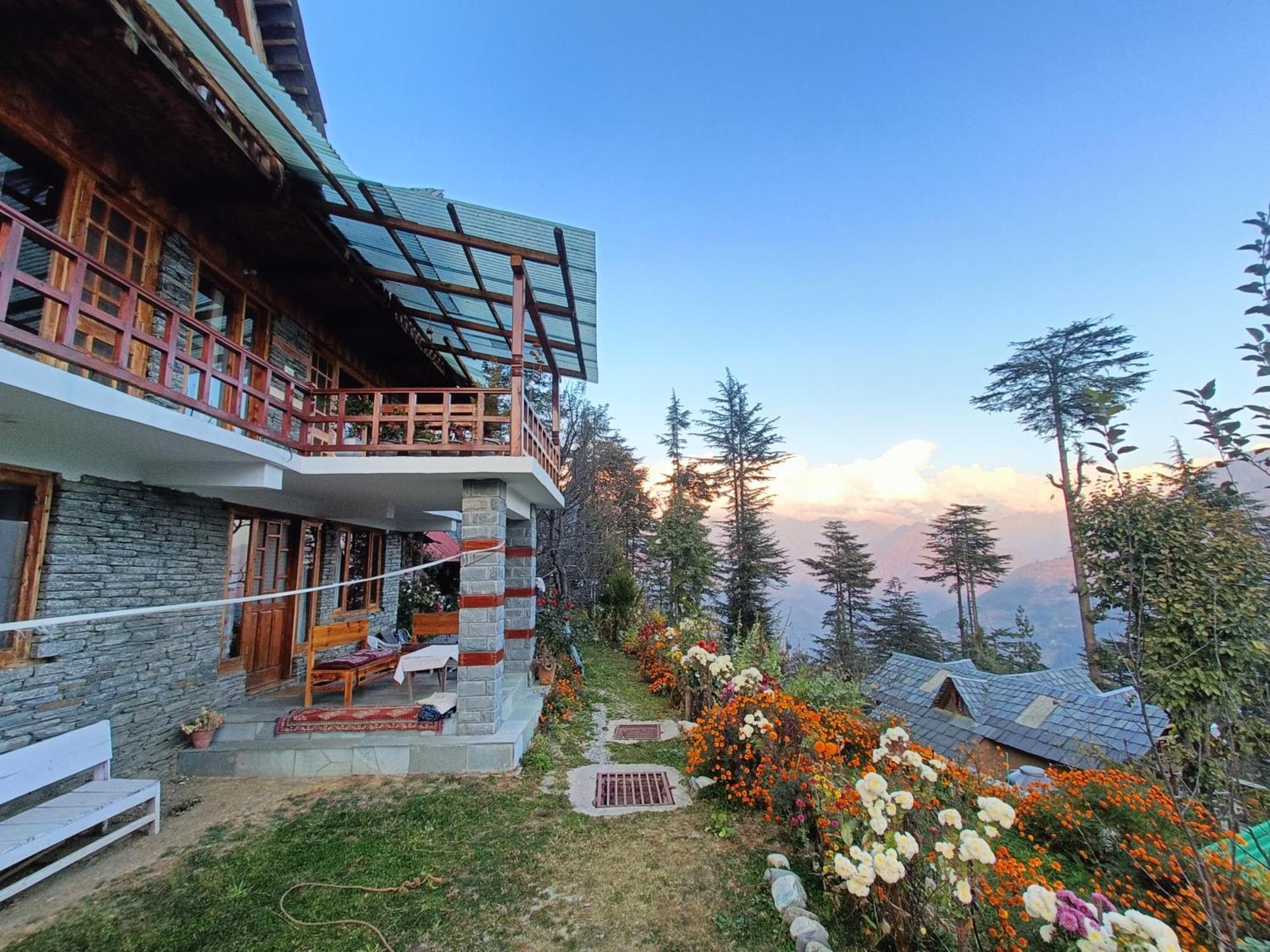 Ishan Log Huts-A Boutique Home Stay Banjār Exteriör bild