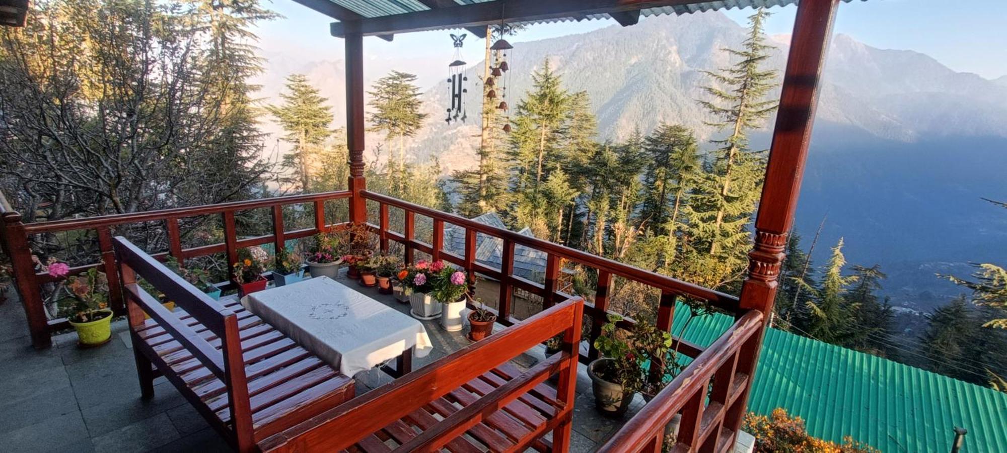 Ishan Log Huts-A Boutique Home Stay Banjār Exteriör bild