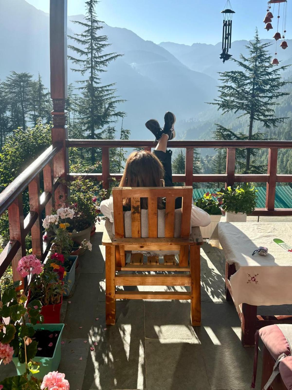 Ishan Log Huts-A Boutique Home Stay Banjār Exteriör bild