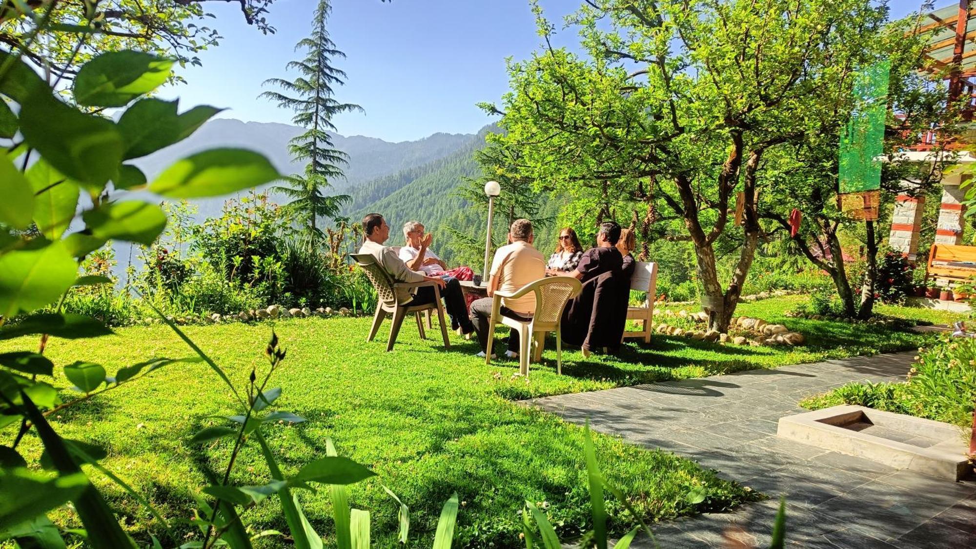 Ishan Log Huts-A Boutique Home Stay Banjār Exteriör bild
