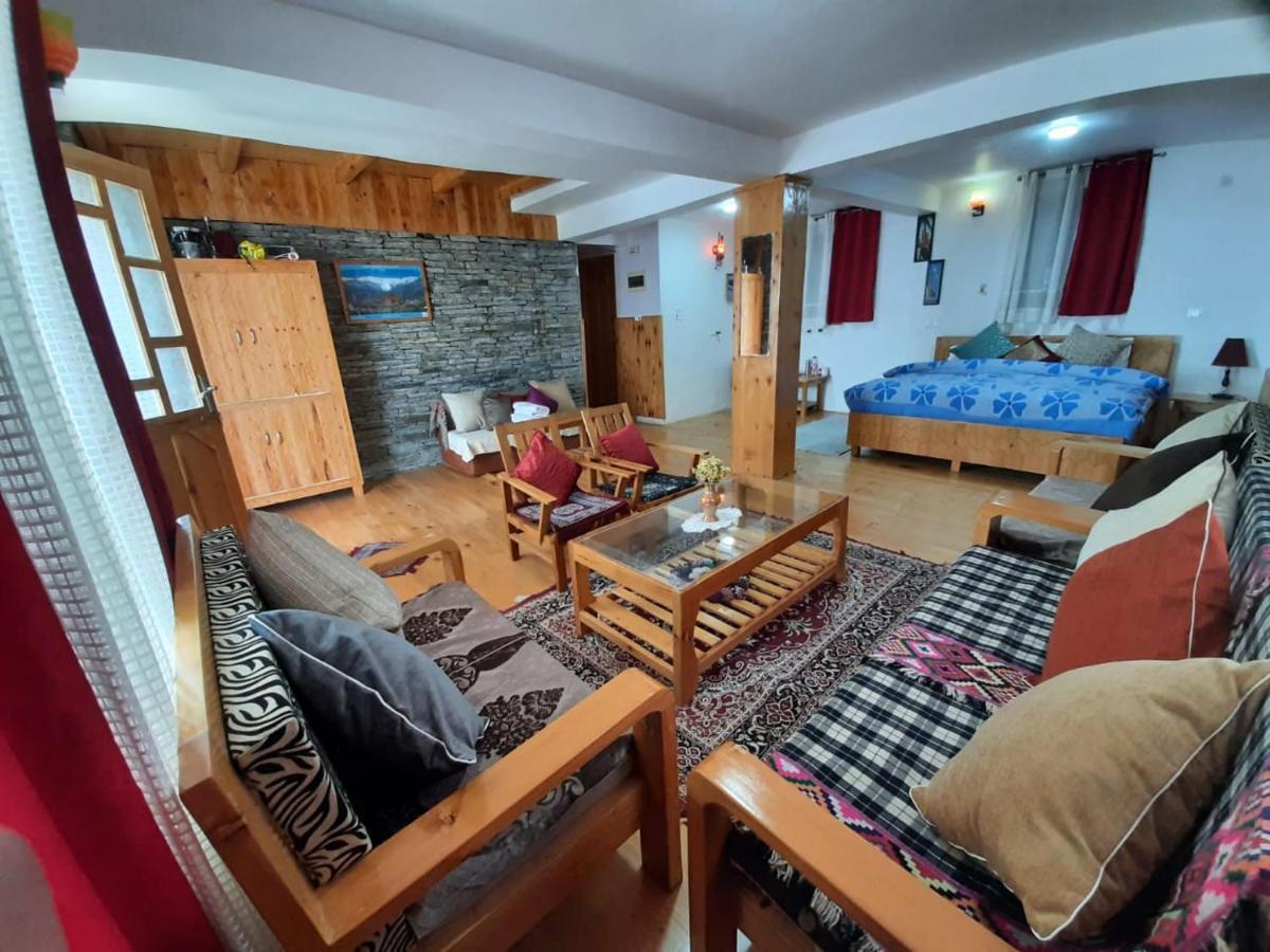 Ishan Log Huts-A Boutique Home Stay Banjār Exteriör bild